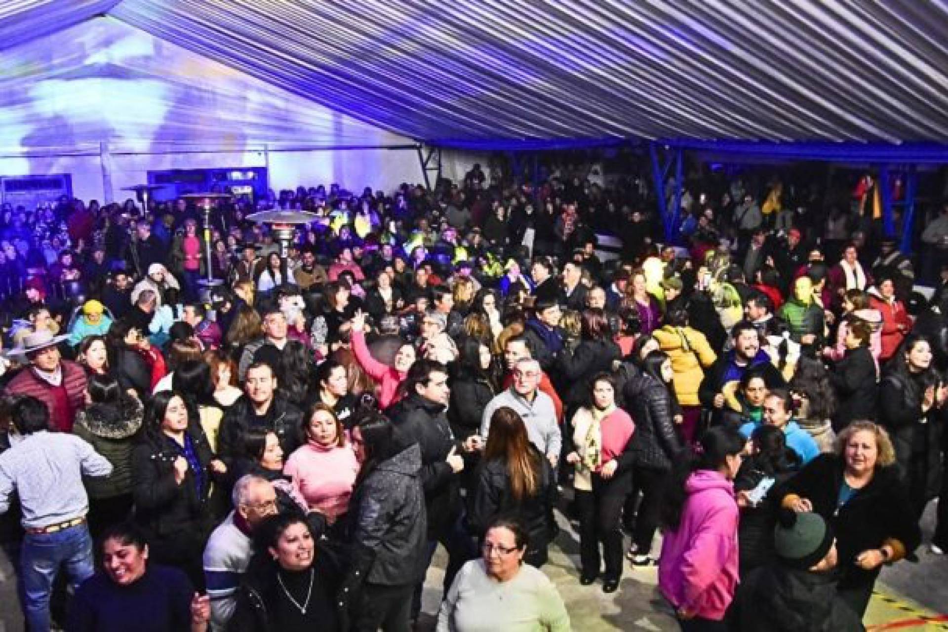 San Nicolás celebró el Día del Padre con 1.500 asistentes en evento "atrasado" por mal clima