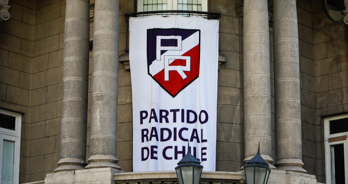 Directiva nacional del Partido Radical cuestiona reforma al sistema político y rechaza asistir a cónclave oficialista