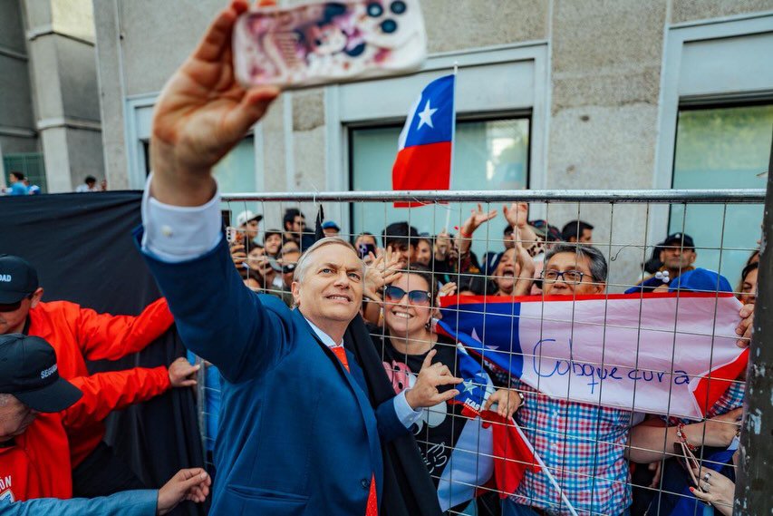 Aumentos en bencinas y diésel generan contraste con publicaciones pasadas del actual presidente en periodo electoral