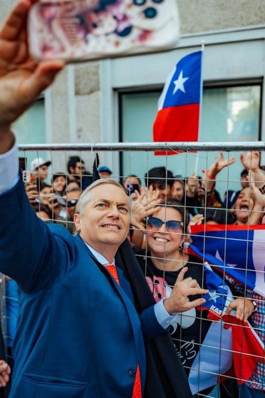 Aumentos en bencinas y diésel generan contraste con publicaciones pasadas del actual presidente en periodo electoral