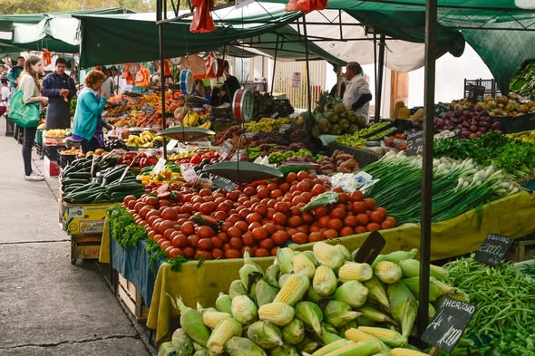 Crisis logística y alza de insumos: El complejo escenario que proyecta el tomate a cinco mil pesos