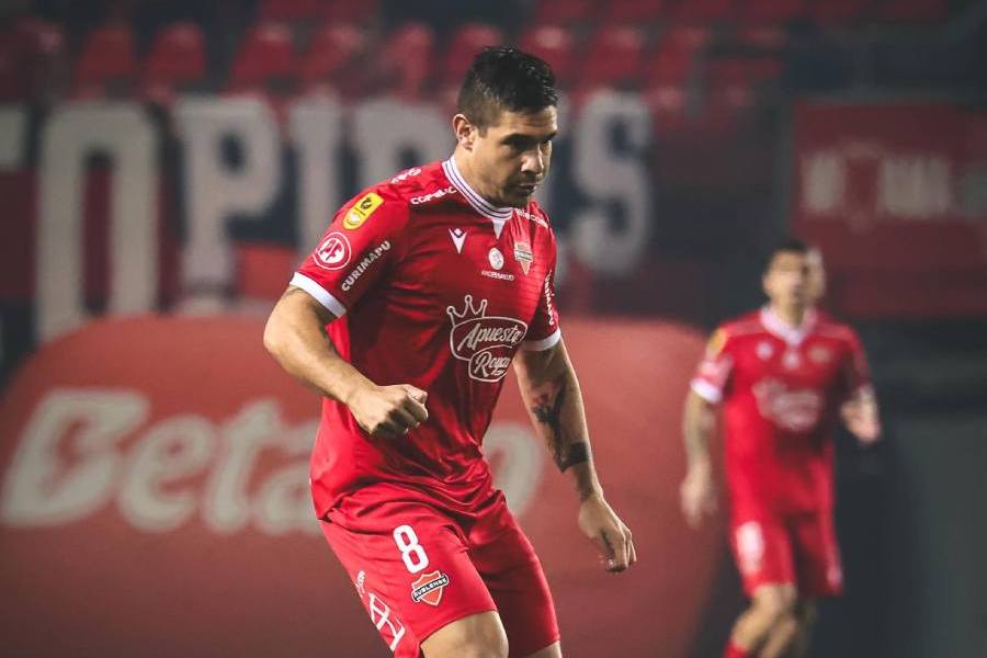 Imbatible Ñublense derrota con autoridad a Cobresal y se aferra al liderato exclusivo del Grupo B