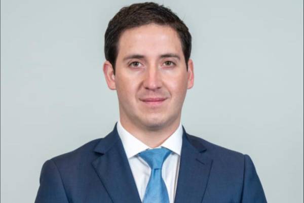 Controversia en Chillán: ex funcionario enfrenta múltiples cargos por negociación incompatible y procedimiento abreviado