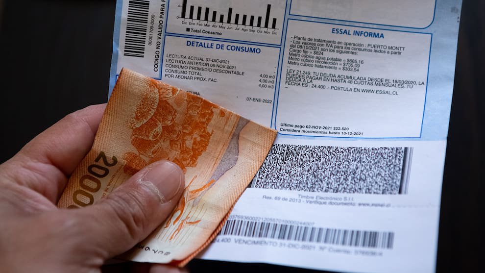 Cuentas de la electricidad registran nuevo reajuste nacional con alzas que superan el veintitrés por ciento en algunas zonas del sur