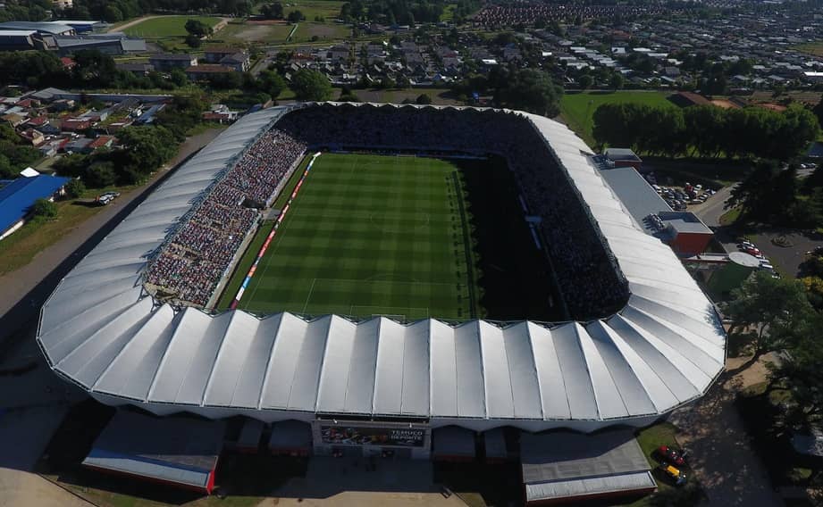 Daños significativos en el estadio Germán Becker tras fuerte temporal: ráfagas de viento alcanzan 90 km/h en La Araucanía