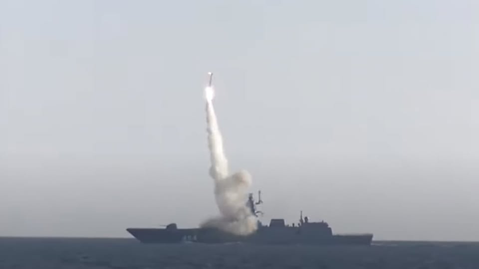 Impactante ataque con misiles hipersónicos rusos en Kiev pone en jaque la defensa aérea de Ucrania