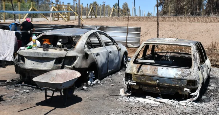 Gobierno inicia entrega de bonos de recuperación para damnificados por incendios en Ñuble