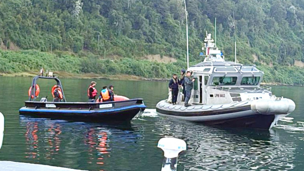 Encuentran cuerpo de tripulante desaparecido tras hundimiento de embarcación en el Estuario de Reloncaví